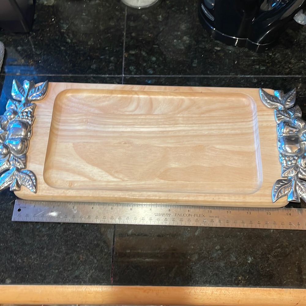 WOODEN CHEESE BOARD Charcuterie ALUMINUM Pear /apple WINSOME WOOD, Beechwood